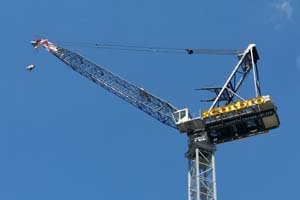 Luffing jib tower crane